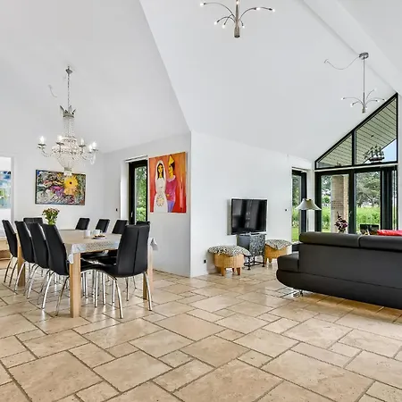 Amazing Home In Juelsminde With Sauna Σπίτι διακοπών *